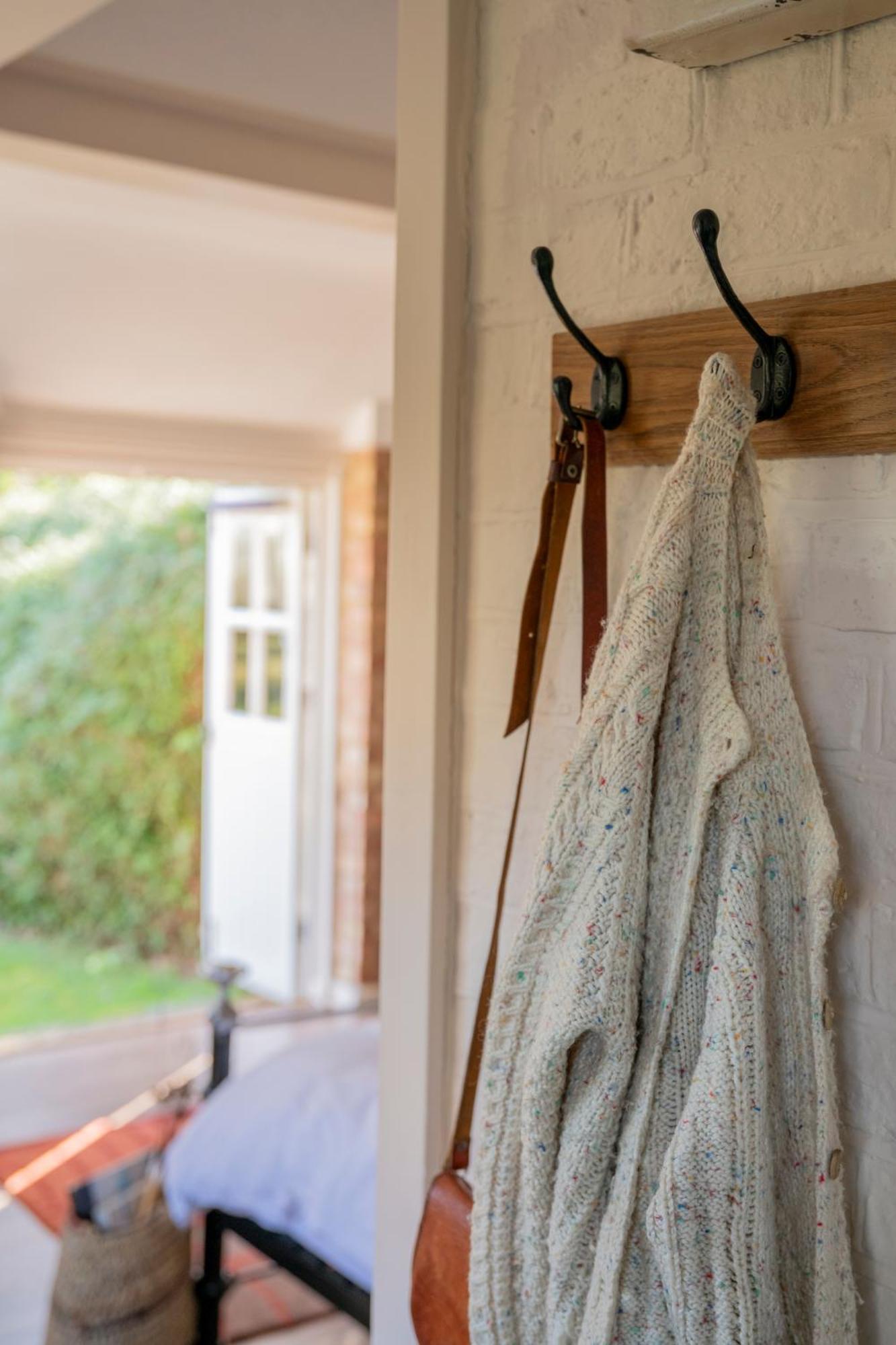 Hurstpierpoint Old Mill Lodge By Huluki Sussex Stays מראה חיצוני תמונה